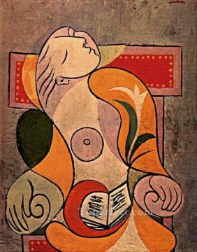パブロ・ピカソ Painting - マリー・テレーズを読む 1932年 パブロ・ピカソ